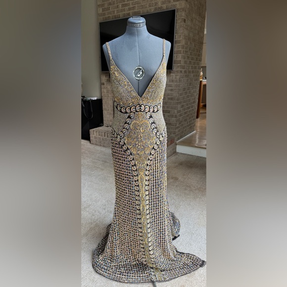 Jovani Dresses & Skirts - New Jovani black and gold long sequins dress